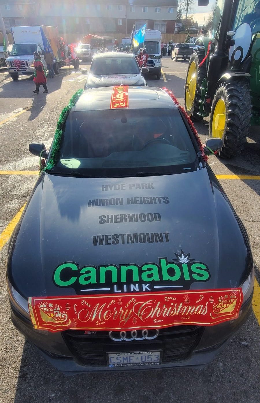Cannabis Link team moment